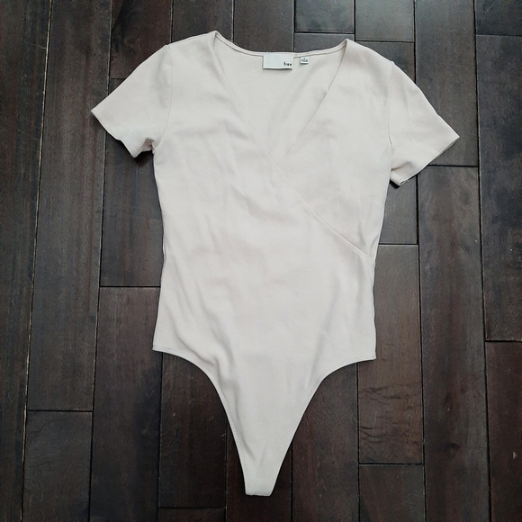 Aritzia Tops - Aritzia Wilfred Free Pink V-Neck Thong Bodysuit